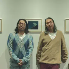 擬態屋을(를) 듣고, 뮤직 비디오를 보고, 약력을 읽고, 투어 일정 등을 확인하세요!