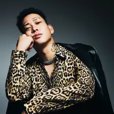 收听 KID、观看音乐视频、阅读小传、查看巡演日期等 ！