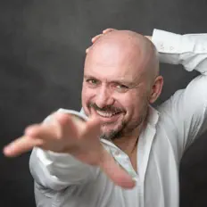 Hör dir Владимир Паляница an, schau dir Musikvideos an, lies die Biografie, finde Tourdaten und mehr!