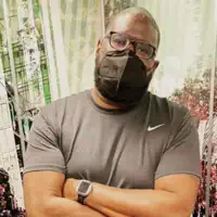 Hör dir undefined an, schau dir Musikvideos an, lies die Biografie, finde Tourdaten und mehr!