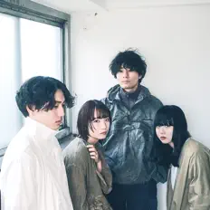 收听 The Moon、观看音乐视频、阅读小传、查看巡演日期等 ！