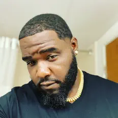 Ouve Bigg Rich, vê vídeos de música, lê a biografia, vê as datas da digressão e muito mais!