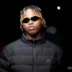 Poslechněte si interpreta Zilla, sledujte hudební videa, přečtěte si životopis, podívejte se na data turné a další informace.