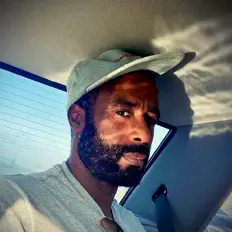 Listen to Gardy Girault, watch music videos, read bio, see tour dates & more!