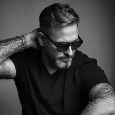 聆聽 Sebastian Hal、觀看音樂影片、閱讀小傳、查看巡演日期等！