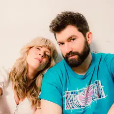 Écoutez Two Ways Home, regardez des vidéoclips, lisez la biographie, consultez les dates de tournée et plus encore !