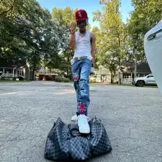 CashOutJaiを聴いたり、ミュージックビデオを鑑賞したり、経歴やツアー日程などを確認したりしましょう！