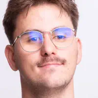 Dengarkan undefined, tonton video musik, baca bio, lihat tanggal tur & lainnya!