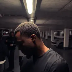 聆聽 GBNGA、觀看音樂影片、閱讀小傳、查看巡演日期等！