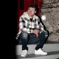 收听 undefined、观看音乐视频、阅读小传、查看巡演日期等 ！