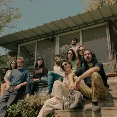 收听 רוח באה מדרום、观看音乐视频、阅读小传、查看巡演日期等 ！
