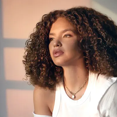 Listen to Léa, watch music videos, read bio, see tour dates & more!