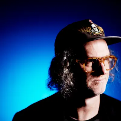 Listen to Dez Dare, watch music videos, read bio, see tour dates & more!