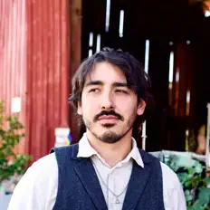 Jeff Herrera सुनें, म्यूज़िक वीडियो देखें, बायो पढ़ें, दौरे की तारीखें और बहुत कुछ देखें!