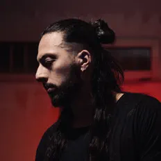 Ascolta Rocco Minichiello, guarda video musicali, leggi la biografia, vedi le date del tour & altro!