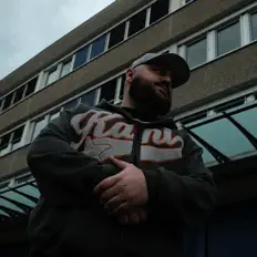 Ouça Reza, assista a videoclipes, leia a biografia, veja as datas das turnês e mais!