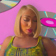 Sunnyを聴いたり、ミュージックビデオを鑑賞したり、経歴やツアー日程などを確認したりしましょう！