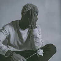 聆聽 undefined、觀看音樂影片、閱讀小傳、查看巡演日期等！