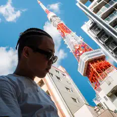 收听 sKy lilebror、观看音乐视频、阅读小传、查看巡演日期等 ！