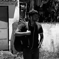 Hör dir Vasanth Tarun an, schau dir Musikvideos an, lies die Biografie, finde Tourdaten und mehr!