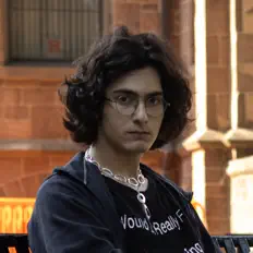 Posłuchaj wykonawcy Kinoteki, obejrzyj teledyski, przeczytaj biografię, zobacz daty tras koncertowych i nie tylko!