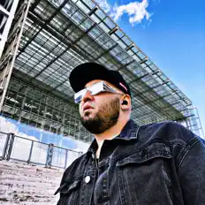 Hör dir ALEX STALEN an, schau dir Musikvideos an, lies die Biografie, finde Tourdaten und mehr!