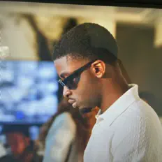 Escucha a Dozye, mira videos musicales, lee su biografía, consulta las fechas de las gira y más.