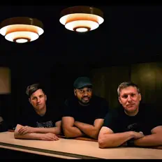 Ouve Faded Places, vê vídeos de música, lê a biografia, vê as datas da digressão e muito mais!