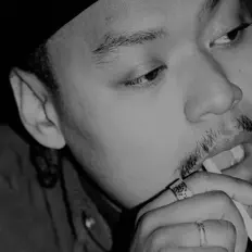 Stevenson सुनें, म्यूज़िक वीडियो देखें, बायो पढ़ें, दौरे की तारीखें और बहुत कुछ देखें!