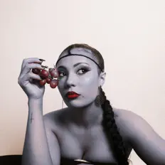 Ascolta Dinaye, guarda video musicali, leggi la biografia, vedi le date del tour & altro!