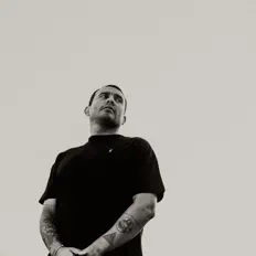 Ouça Huseq, assista a videoclipes, leia a biografia, veja as datas das turnês e mais!