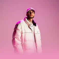 聆聽 BigMAQ、觀看音樂影片、閱讀小傳、查看巡演日期等！