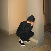 Poslechněte si interpreta undefined, sledujte hudební videa, přečtěte si životopis, podívejte se na data turné a další informace.