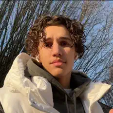 Escucha a luvss, mira videos musicales, lee su biografía, consulta las fechas de las gira y más.