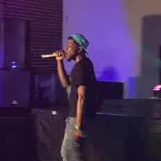 Escucha a Feenix Forreal, mira videos musicales, lee su biografía, consulta las fechas de las gira y más.