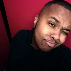 收听 Backwood Li、观看音乐视频、阅读小传、查看巡演日期等 ！