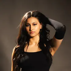 Dengarkan Shriya, tonton video musik, baca bio, lihat tanggal tur & lainnya!