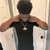 聆聽 undefined、觀看音樂影片、閱讀小傳、查看巡演日期等！