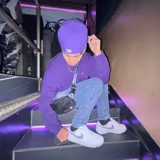 聆聽 BrunoYC、觀看音樂影片、閱讀小傳、查看巡演日期等！