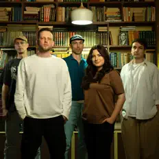 Dengarkan КОМНАТА, tonton video musik, baca bio, lihat tanggal tur & lainnya!