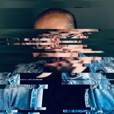 Escucha a YEUNG, mira vídeos musicales, lee la biografía, consulta fechas de giras y mucho más.