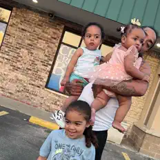 Badwayzを聴いたり、ミュージックビデオを鑑賞したり、経歴やツアー日程などを確認したりしましょう！