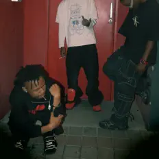 Dengarkan newtankmerc, tonton video musik, baca bio, lihat tanggal tur & lainnya!