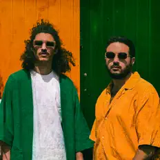 Ouve Inna Cantina, vê vídeos de música, lê a biografia, vê as datas da digressão e muito mais!
