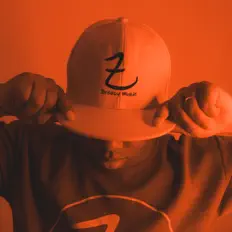 Eli Brownを聴いたり、ミュージックビデオを鑑賞したり、経歴やツアー日程などを確認したりしましょう！