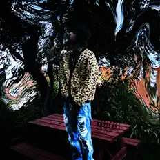 Hör dir OUUNO an, schau dir Musikvideos an, lies die Biografie, finde Tourdaten und mehr!