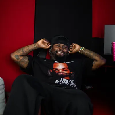 Listen to Stilo Magolide, watch music videos, read bio, see tour dates & more!