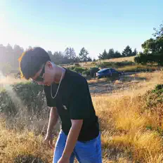 Poslechněte si interpreta 10zin, sledujte hudební videa, přečtěte si životopis, podívejte se na data turné a další informace.