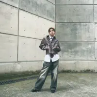 Luister naar undefined, bekijk muziekvideo's, lees de bio, bekijk de tourdata, en meer!