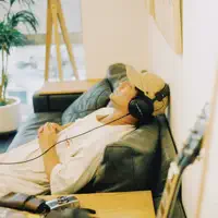 Escucha a undefined, mira vídeos musicales, lee la biografía, consulta fechas de giras y mucho más.